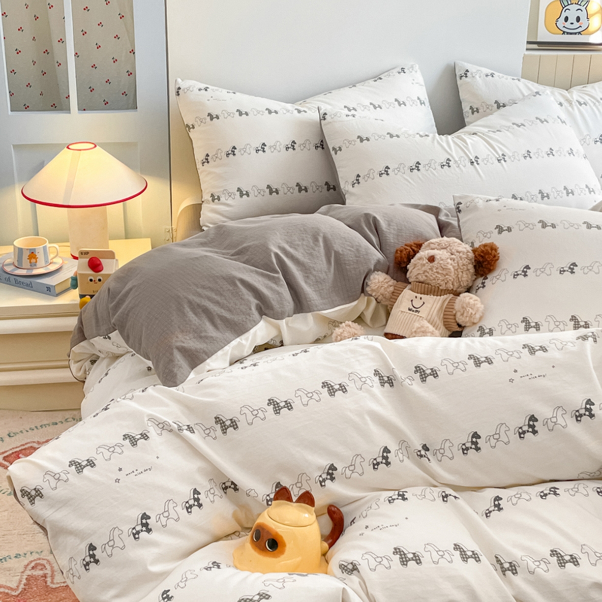 91家纺网 家纺一手货源 找家纺 云玲时尚 2026新款古法水洗仿棉云感纱四件套 旋转木马