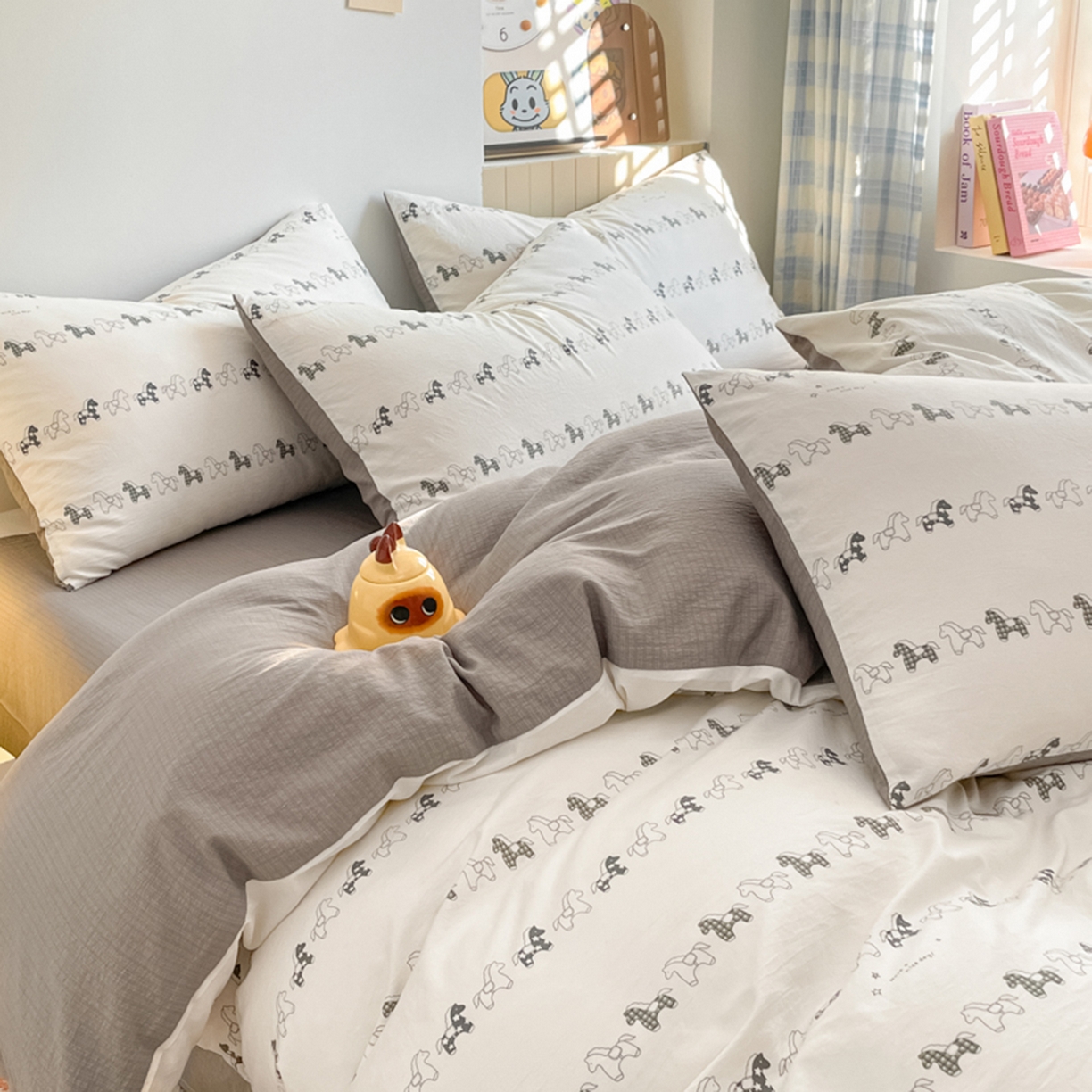 91家纺网 家纺一手货源 找家纺 云玲时尚 2026新款古法水洗仿棉云感纱四件套 旋转木马