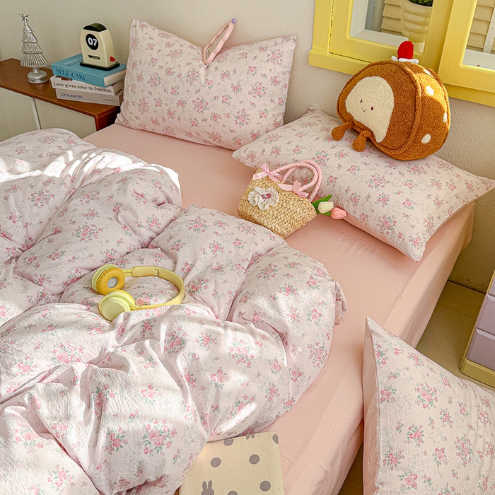 91家纺网 家纺一手货源 找家纺 云玲时尚 2026新款云感双层纱印花四件套 蔷薇絮