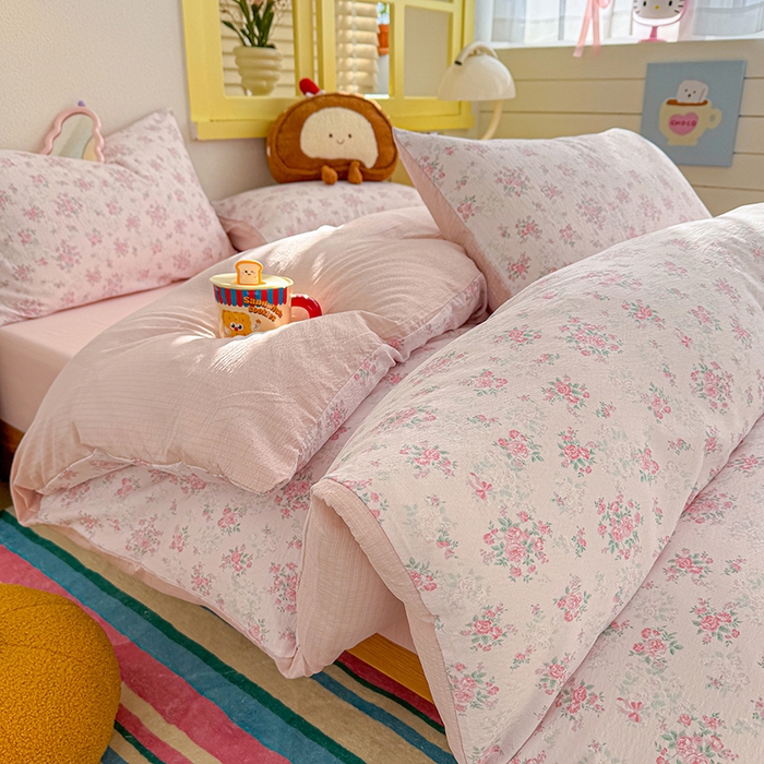 91家纺网 家纺一手货源 找家纺 云玲时尚 2026新款云感双层纱印花四件套 蔷薇絮