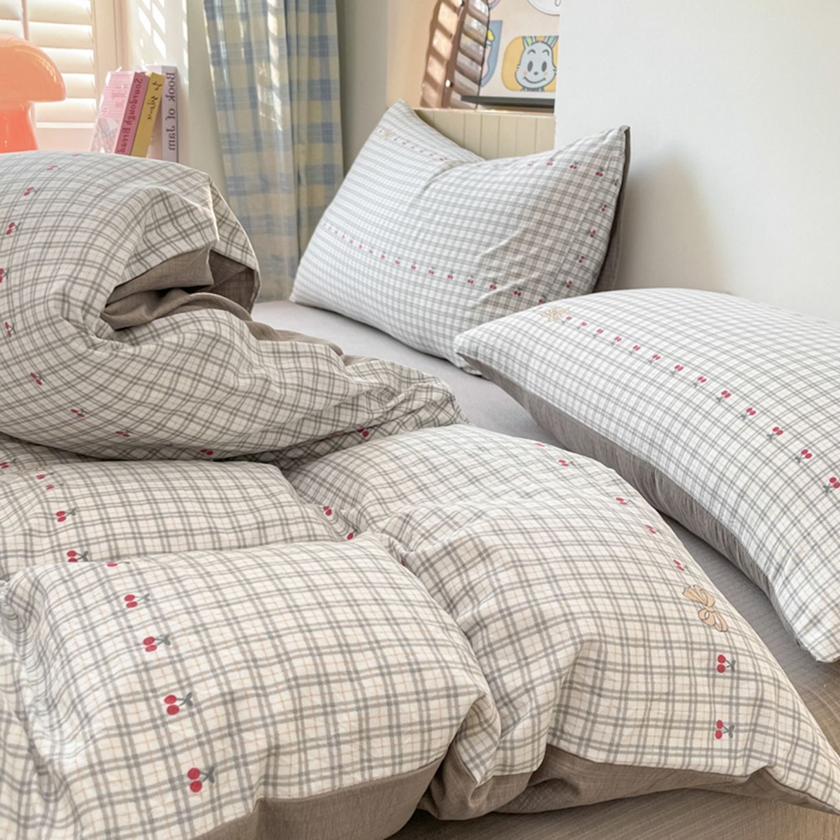 91家纺网 家纺一手货源 找家纺 云玲时尚 2026新款古法水洗仿棉云感纱四件套 樱桃格格