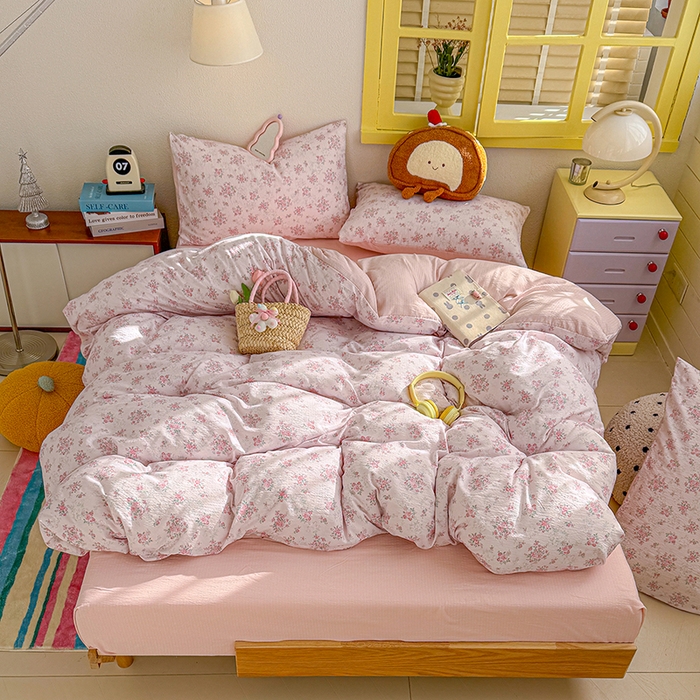 91家纺网 家纺一手货源 找家纺 云玲时尚 2026新款云感双层纱印花四件套 蔷薇絮