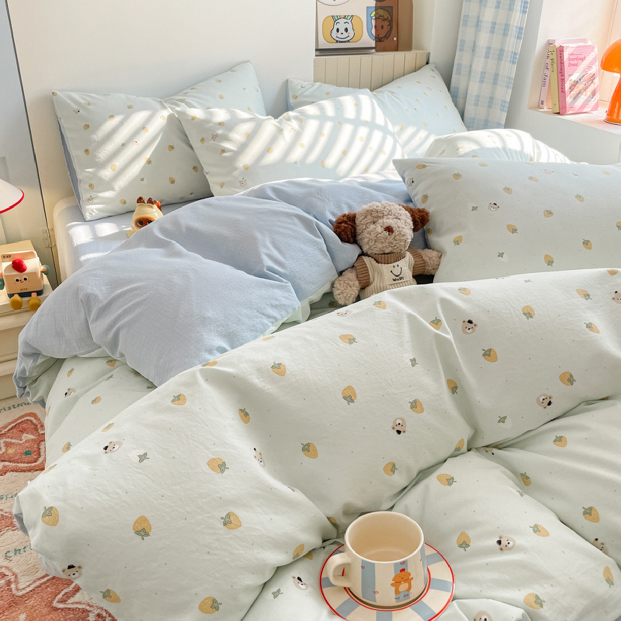 91家纺网 家纺一手货源 找家纺 云玲时尚 2026新款古法水洗仿棉云感纱四件套 芝士莓莓熊