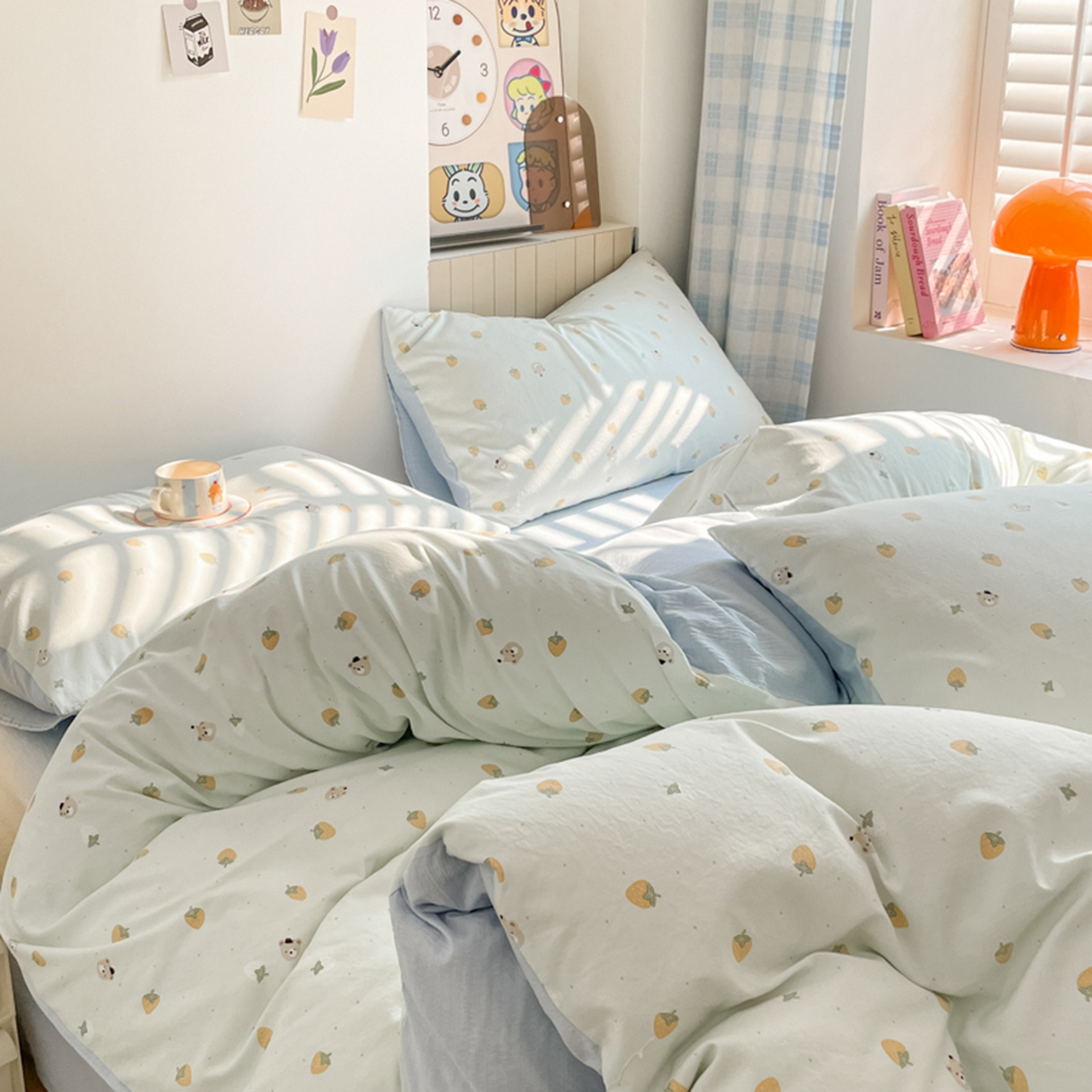 91家纺网 家纺一手货源 找家纺 云玲时尚 2026新款古法水洗仿棉云感纱四件套 芝士莓莓熊