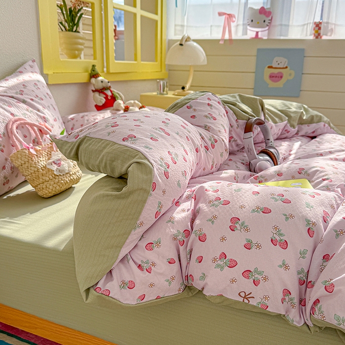 91家纺网 家纺一手货源 找家纺 云玲时尚 2026新款云感双层纱印花四件套 甜莓