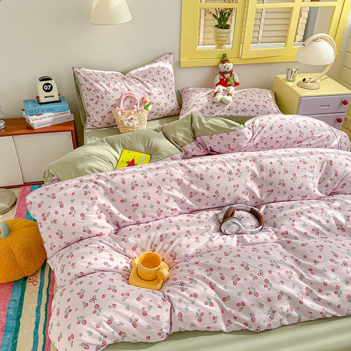 91家纺网 家纺一手货源 找家纺 云玲时尚 2026新款云感双层纱印花四件套 甜莓