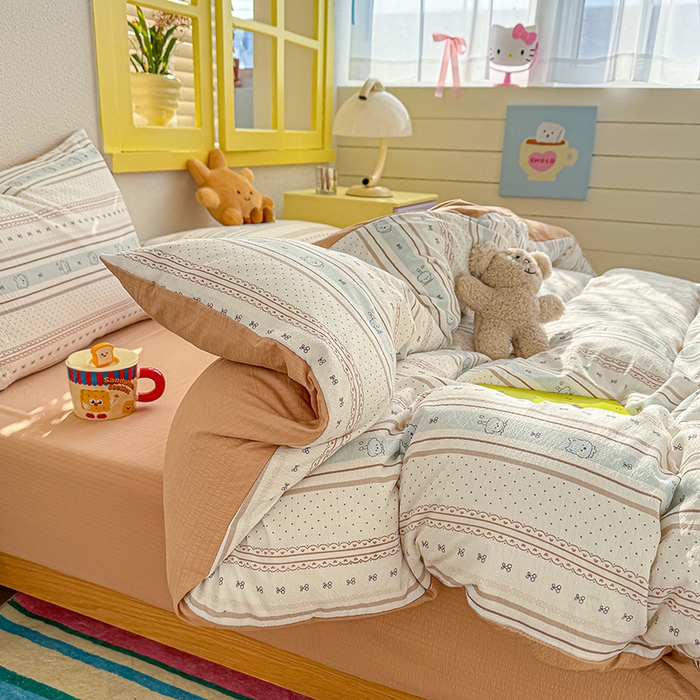 91家纺网 家纺一手货源 找家纺 云玲时尚 2026新款云感双层纱印花四件套 小熊奶盖