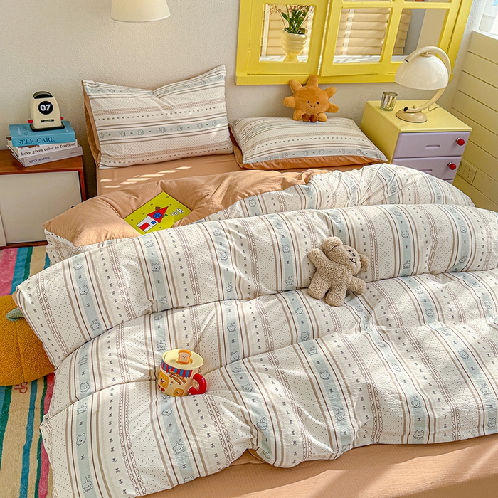 91家纺网 家纺一手货源 找家纺 云玲时尚 2026新款云感双层纱印花四件套 小熊奶盖