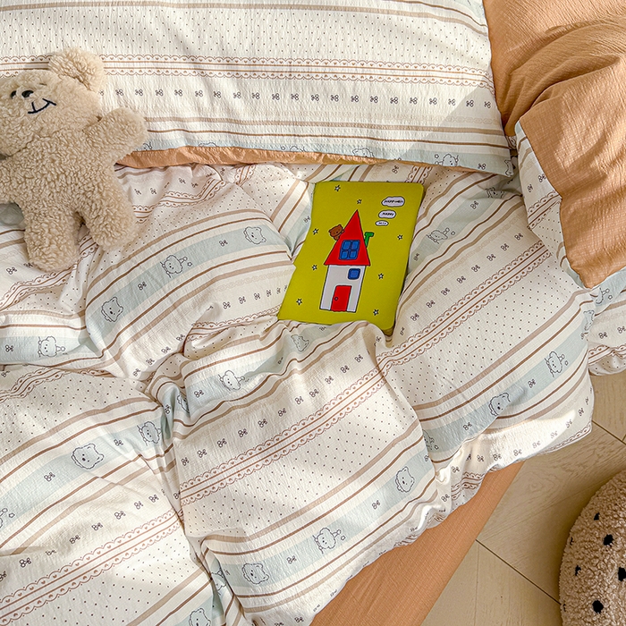 91家纺网 家纺一手货源 找家纺 云玲时尚 2026新款云感双层纱印花四件套 小熊奶盖