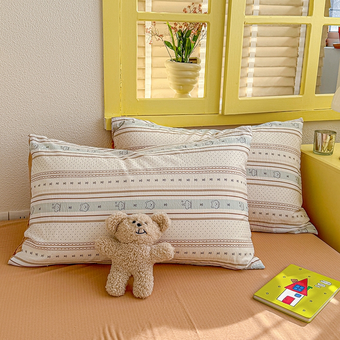 91家纺网 家纺一手货源 找家纺 云玲时尚 2026新款云感双层纱印花四件套 小熊奶盖