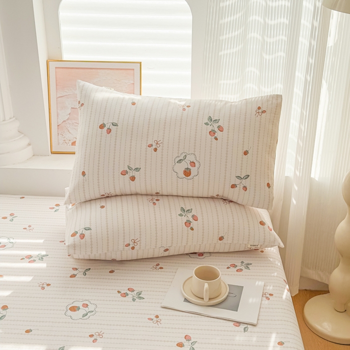 91家纺网 家纺一手货源 找家纺 爱彼家纺 2026新款马上发财新布料细沙三枚缎全新工艺老粗布凉席席子床单三件套-马年系列一 草莓条纹