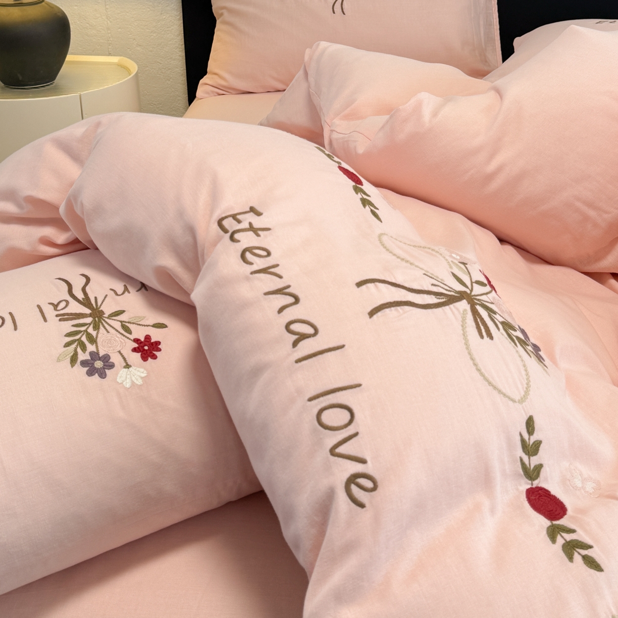 91家纺网 家纺一手货源 找家纺 （总）懒猫家纺 2026新款双层纱刺绣四件套