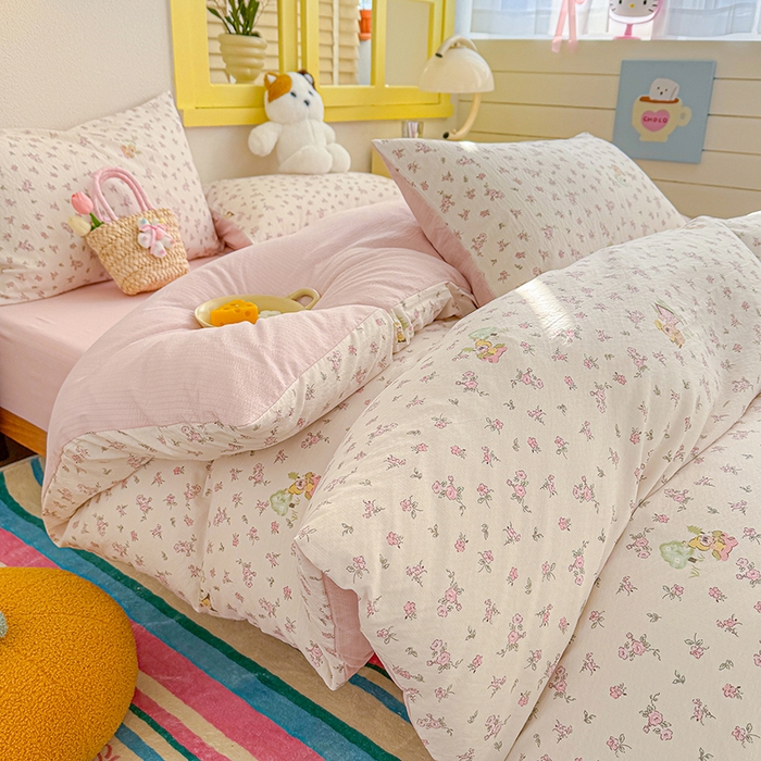 91家纺网 家纺一手货源 找家纺 云玲时尚 2026新款云感双层纱印花四件套 星星人后花园