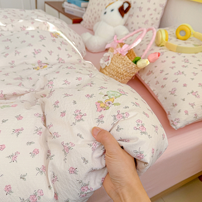 91家纺网 家纺一手货源 找家纺 云玲时尚 2026新款云感双层纱印花四件套 星星人后花园