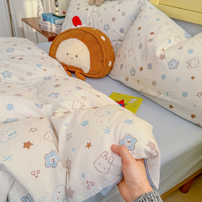 91家纺网 家纺一手货源 找家纺 云玲时尚 2026新款云感双层纱印花四件套 星星兔