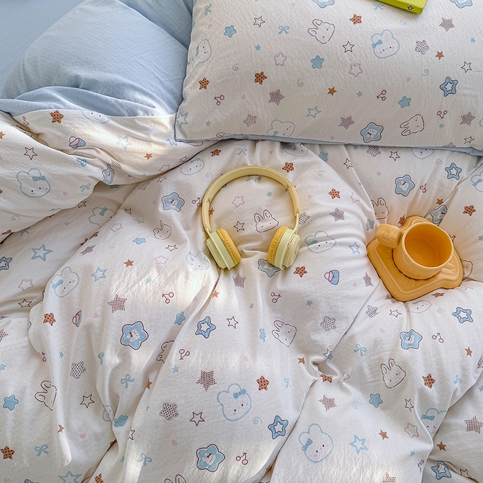 91家纺网 家纺一手货源 找家纺 云玲时尚 2026新款云感双层纱印花四件套 星星兔