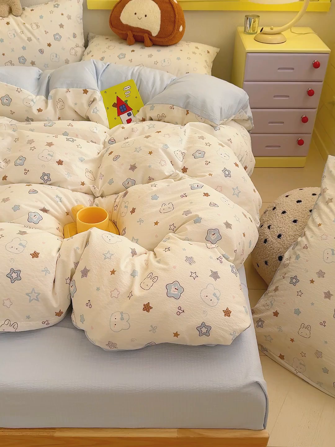 91家纺网 家纺一手货源 找家纺 云玲时尚 2026新款云感双层纱印花四件套 星星兔