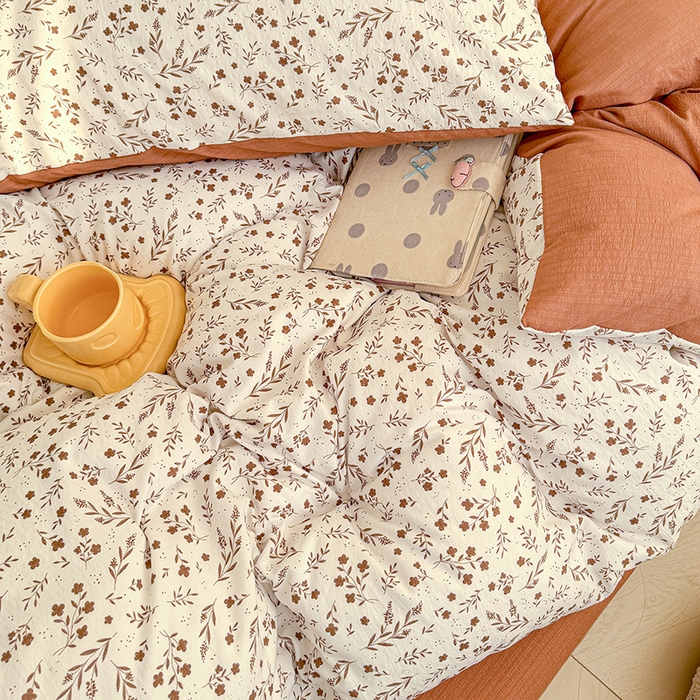 91家纺网 家纺一手货源 找家纺 云玲时尚 2026新款云感双层纱印花四件套 枝蔓