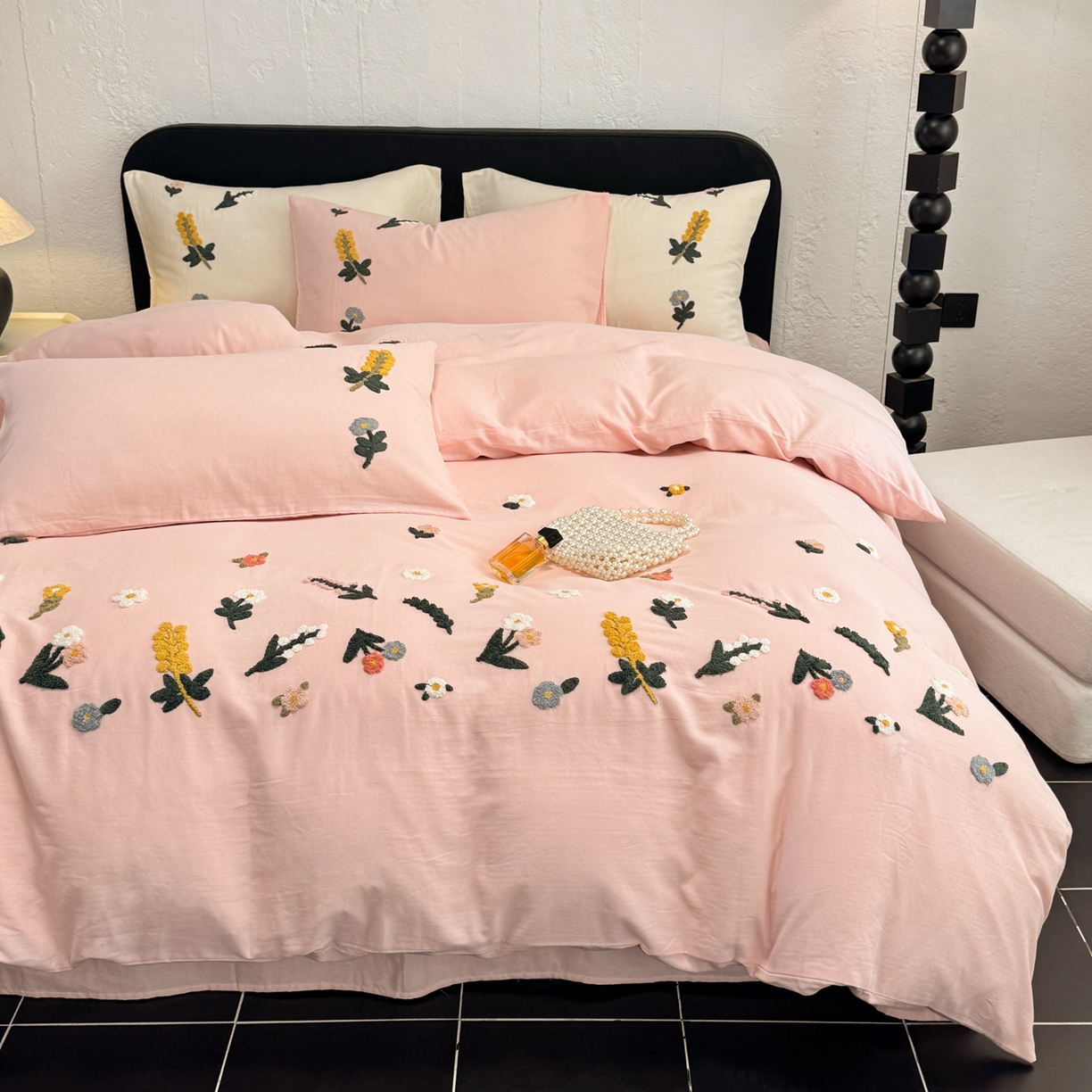 91家纺网 家纺一手货源 找家纺 懒猫家纺 2026新款双层纱刺绣四件套 花溪-粉