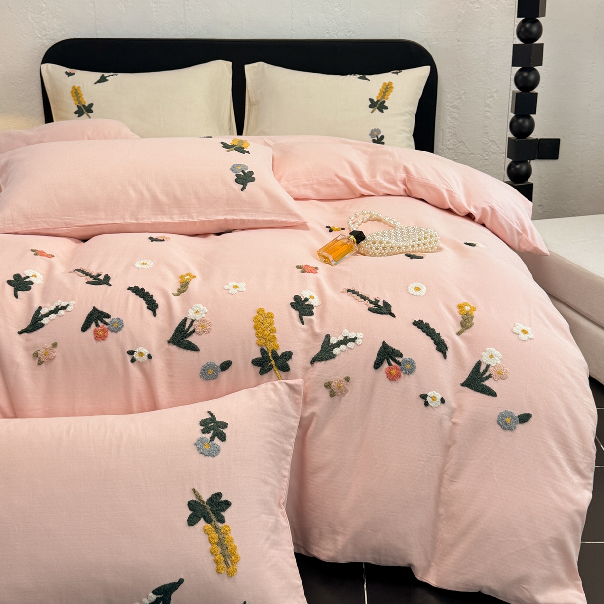 91家纺网 家纺一手货源 找家纺 懒猫家纺 2026新款双层纱刺绣四件套 花溪-粉