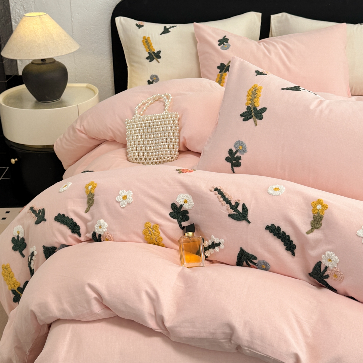 91家纺网 家纺一手货源 找家纺 懒猫家纺 2026新款双层纱刺绣四件套 花溪-粉