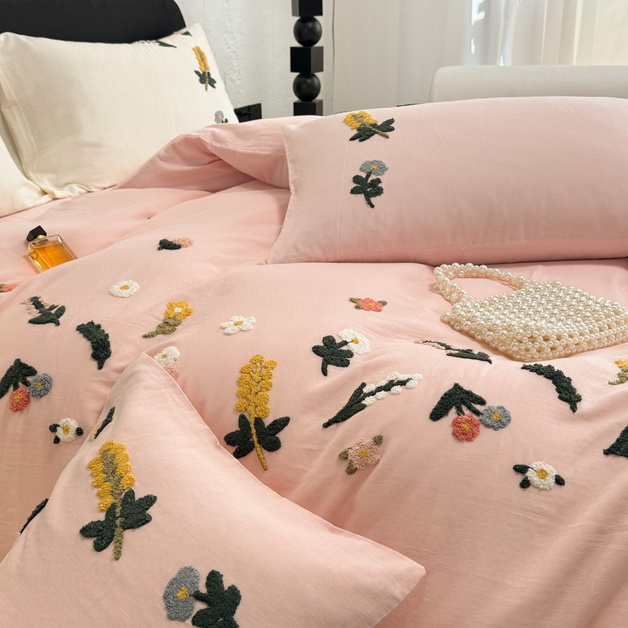 91家纺网 家纺一手货源 找家纺 懒猫家纺 2026新款双层纱刺绣四件套 花溪-粉