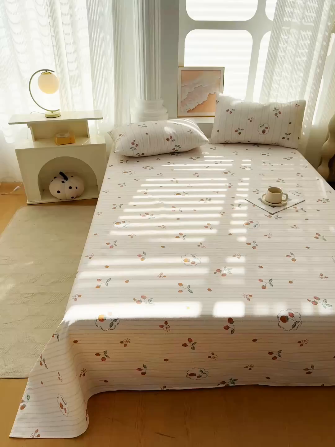 91家纺网 家纺一手货源 找家纺 爱彼家纺 2026新款马上发财新布料细沙三枚缎全新工艺老粗布凉席席子床单三件套-马年系列一 草莓条纹