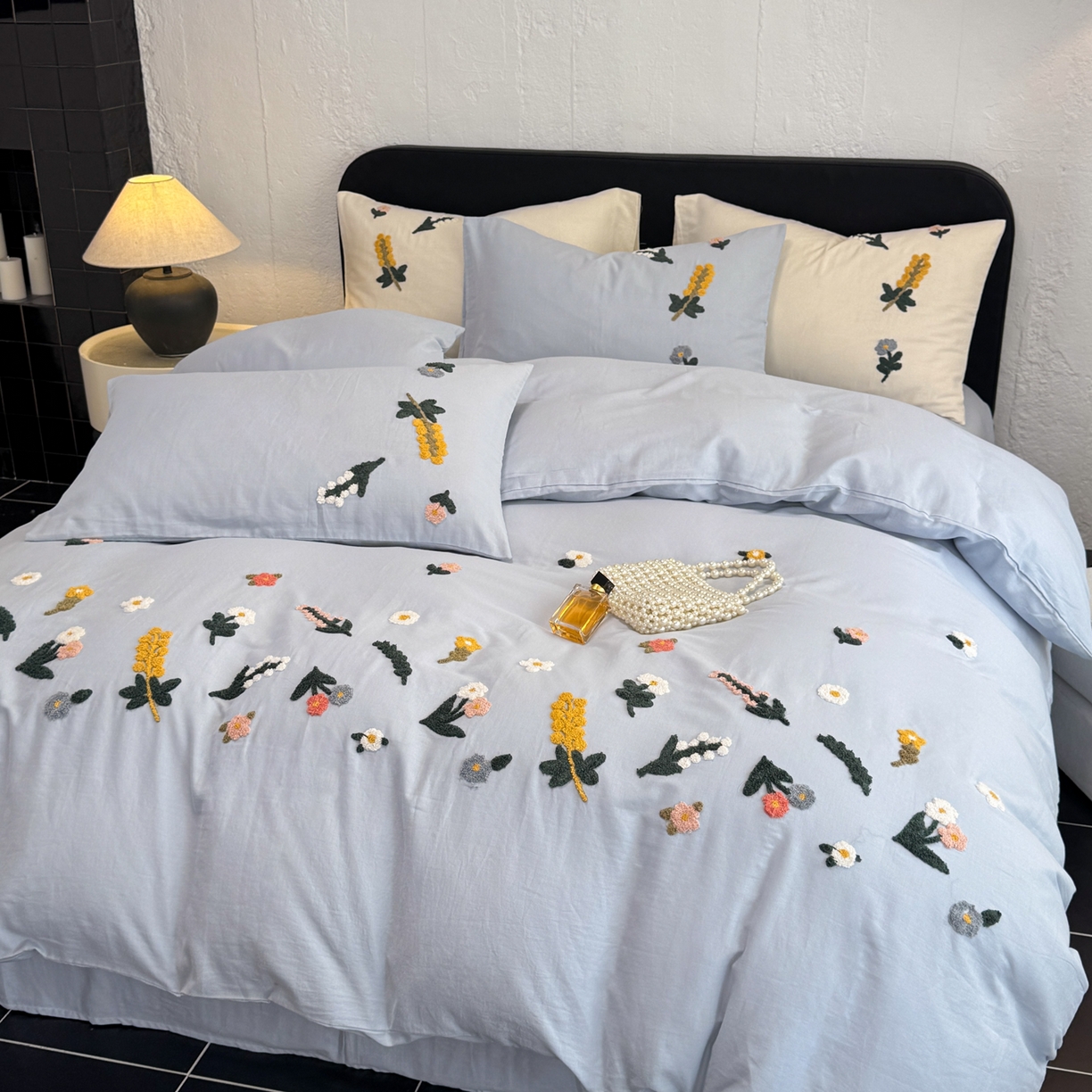 91家纺网 家纺一手货源 找家纺 懒猫家纺 2026新款双层纱刺绣四件套 花溪-蓝