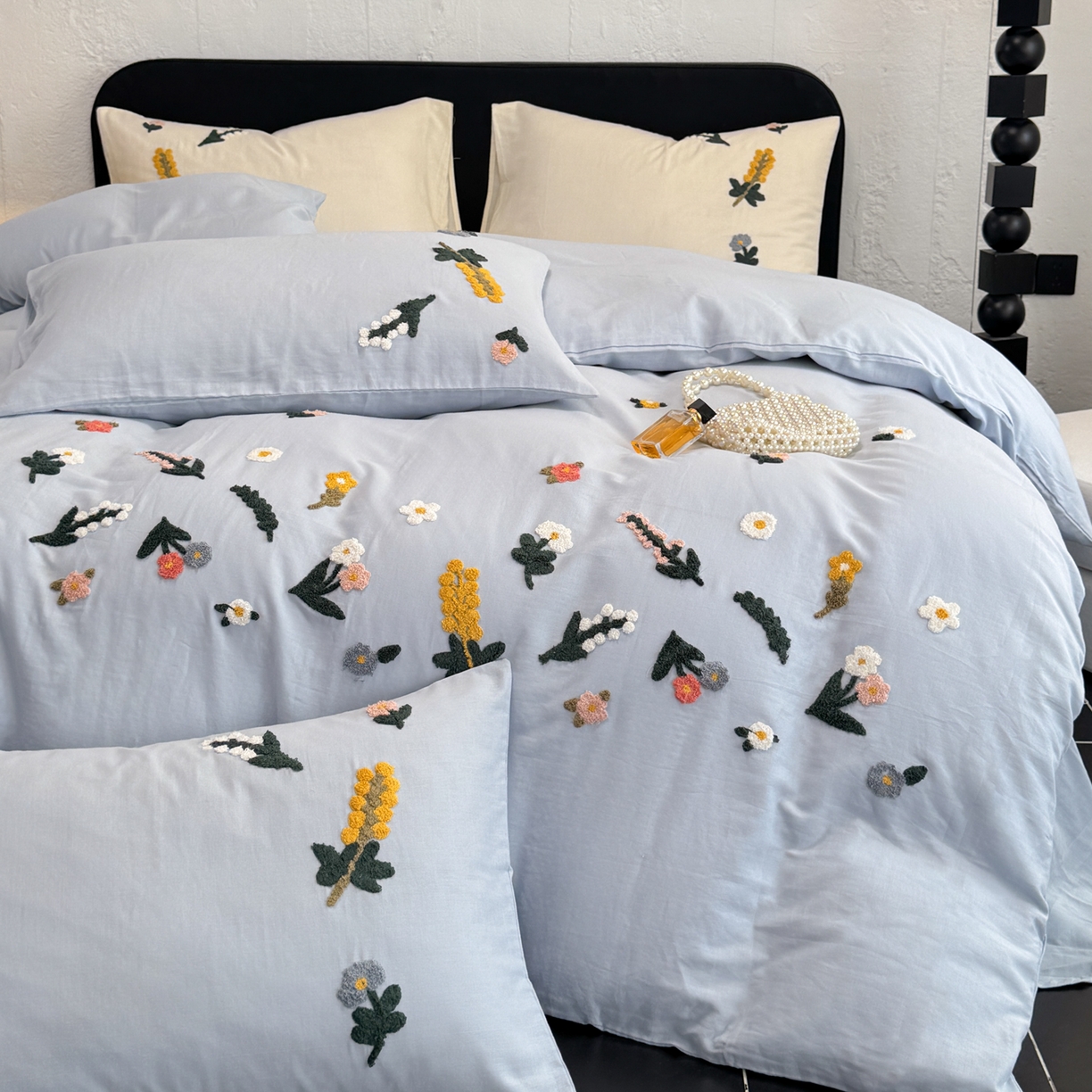 91家纺网 家纺一手货源 找家纺 懒猫家纺 2026新款双层纱刺绣四件套 花溪-蓝