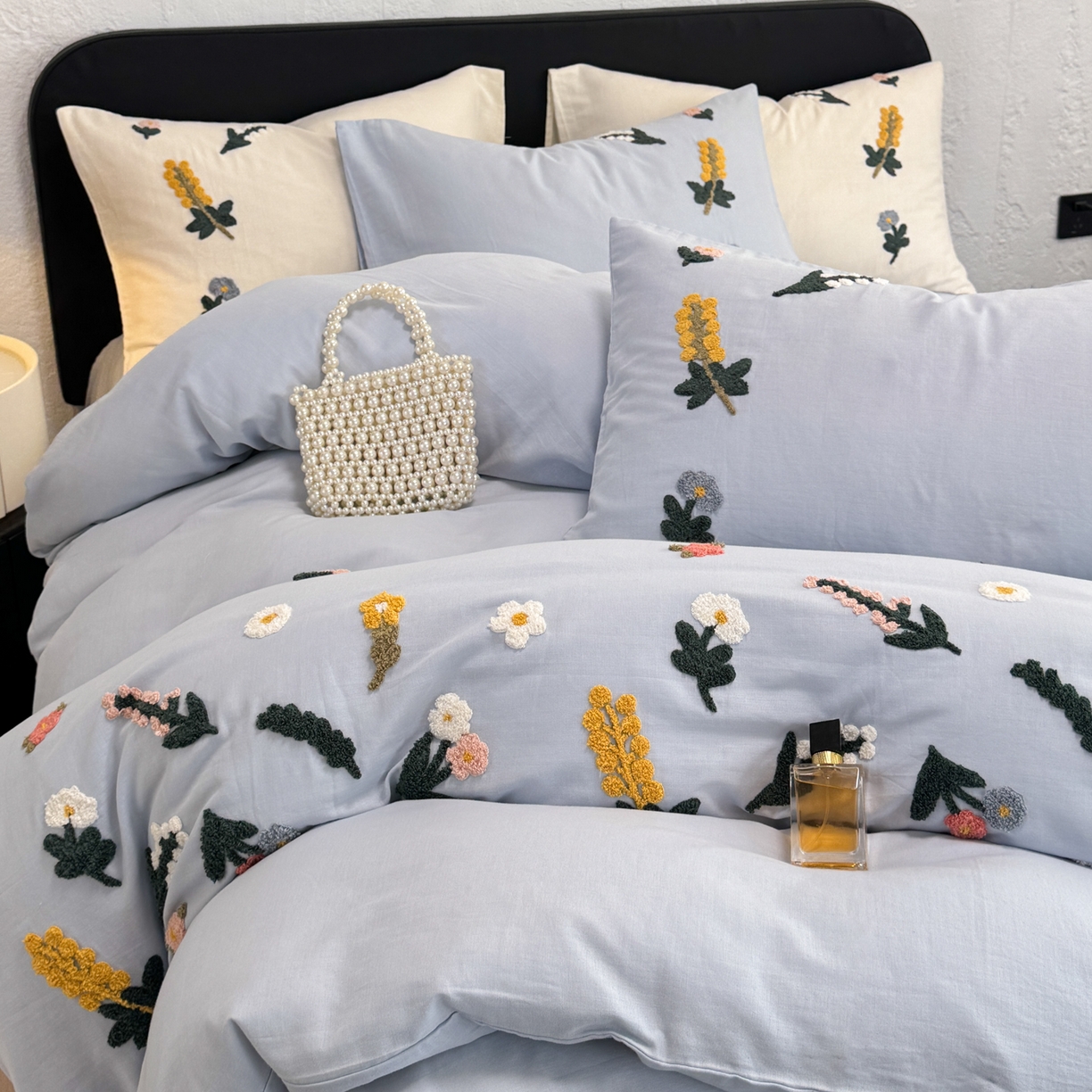 91家纺网 家纺一手货源 找家纺 懒猫家纺 2026新款双层纱刺绣四件套 花溪-蓝