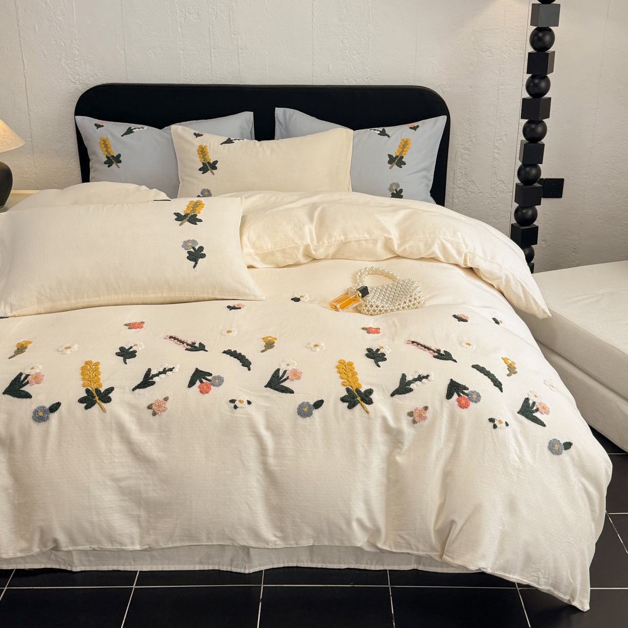 91家纺网 家纺一手货源 找家纺 懒猫家纺 2026新款双层纱刺绣四件套 花溪-米