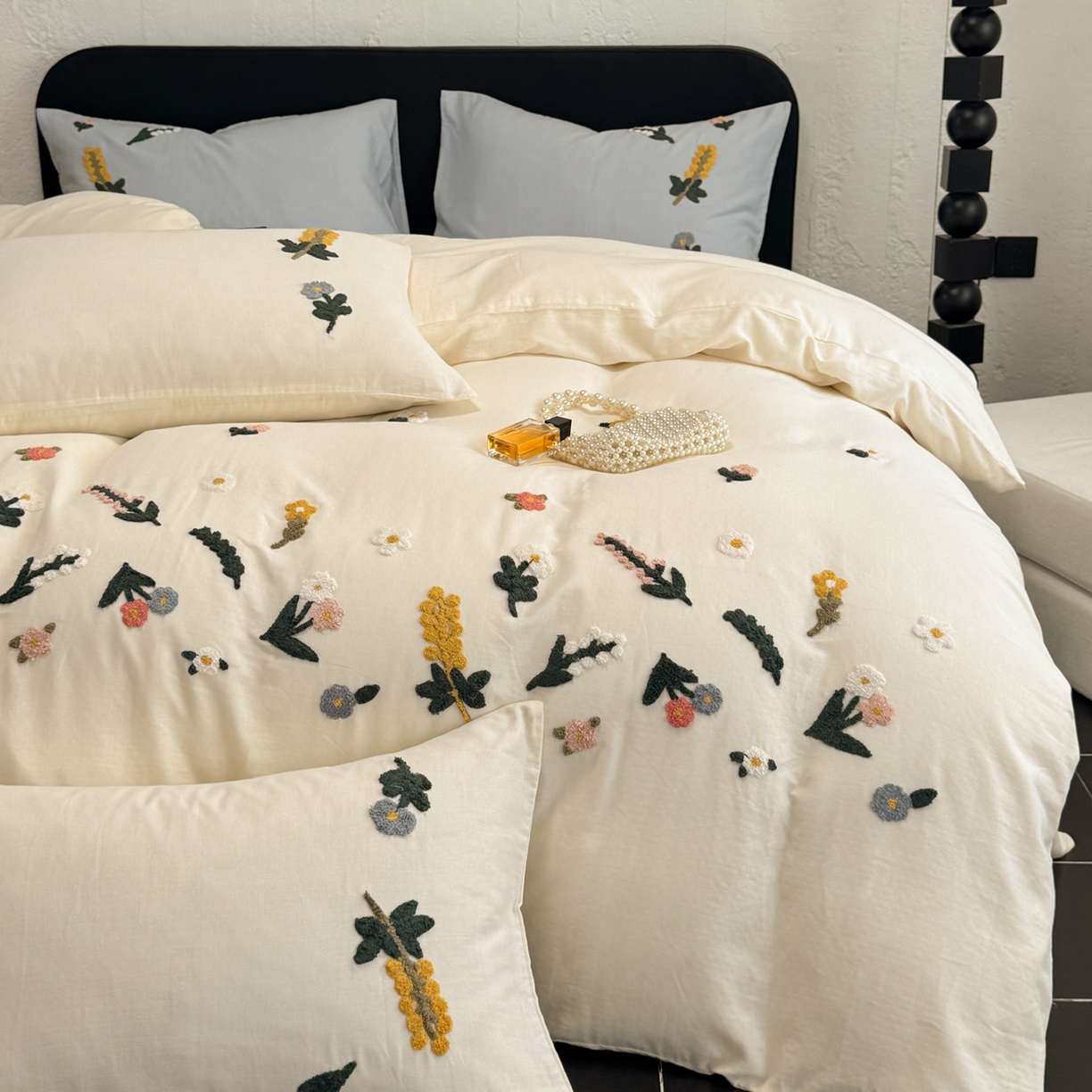 91家纺网 家纺一手货源 找家纺 懒猫家纺 2026新款双层纱刺绣四件套 花溪-米