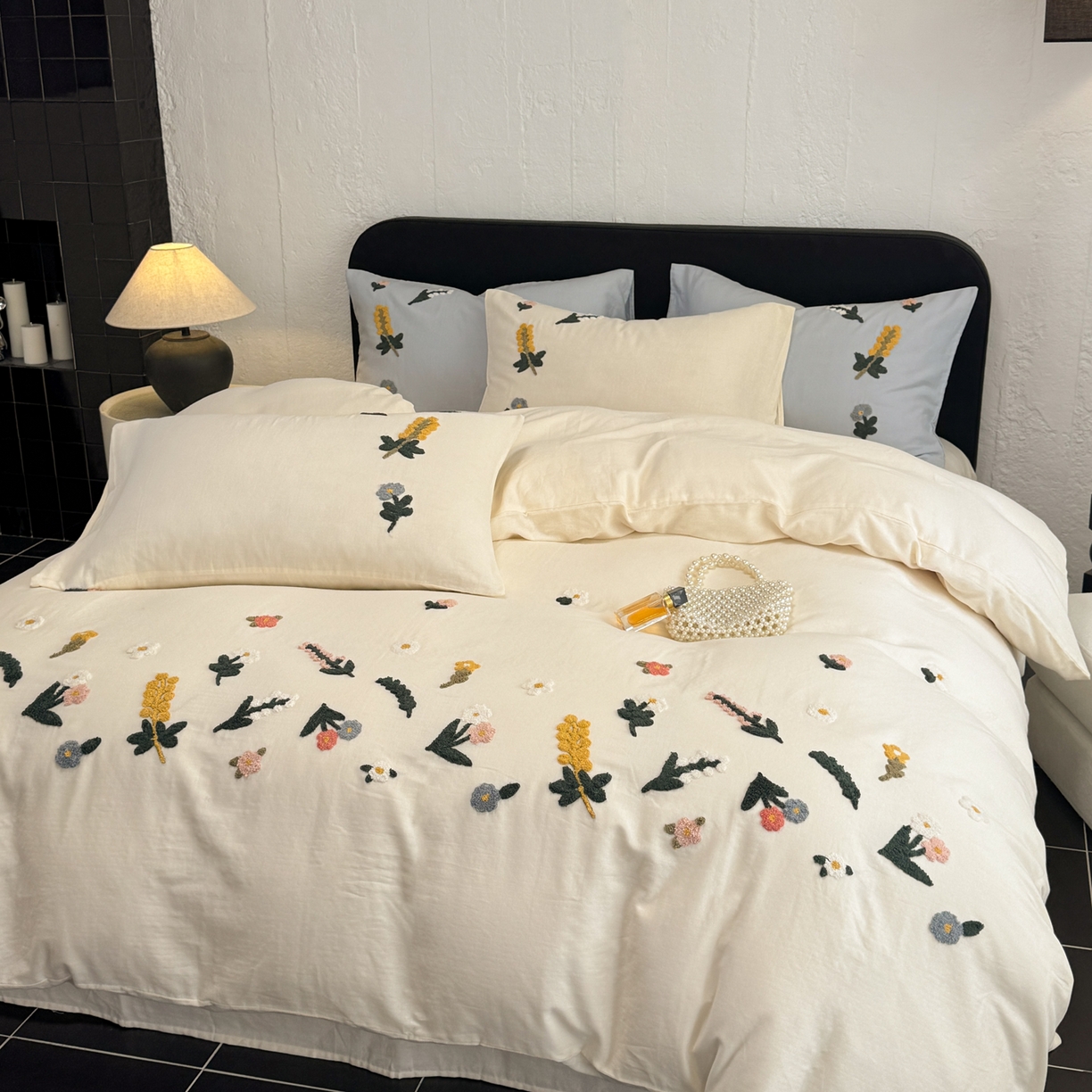 91家纺网 家纺一手货源 找家纺 懒猫家纺 2026新款双层纱刺绣四件套 花溪-米