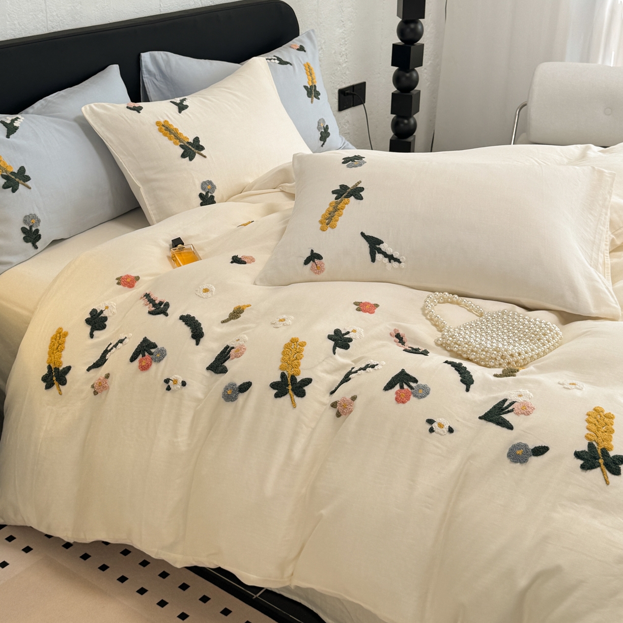 91家纺网 家纺一手货源 找家纺 懒猫家纺 2026新款双层纱刺绣四件套 花溪-米