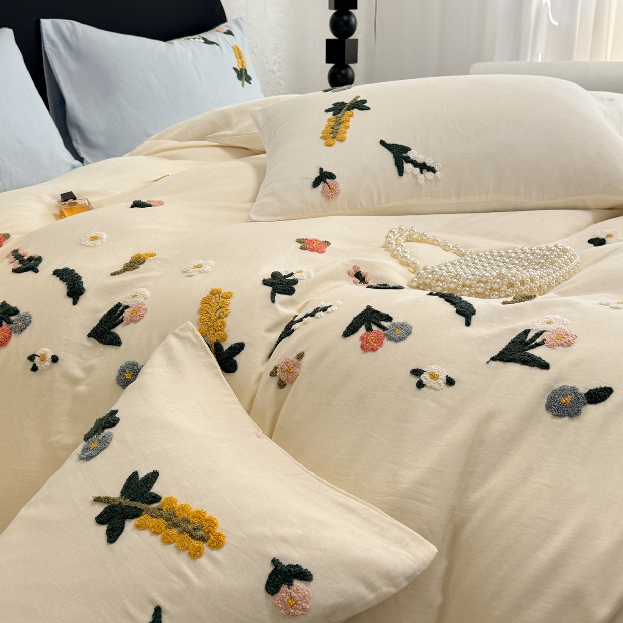 91家纺网 家纺一手货源 找家纺 懒猫家纺 2026新款双层纱刺绣四件套 花溪-米