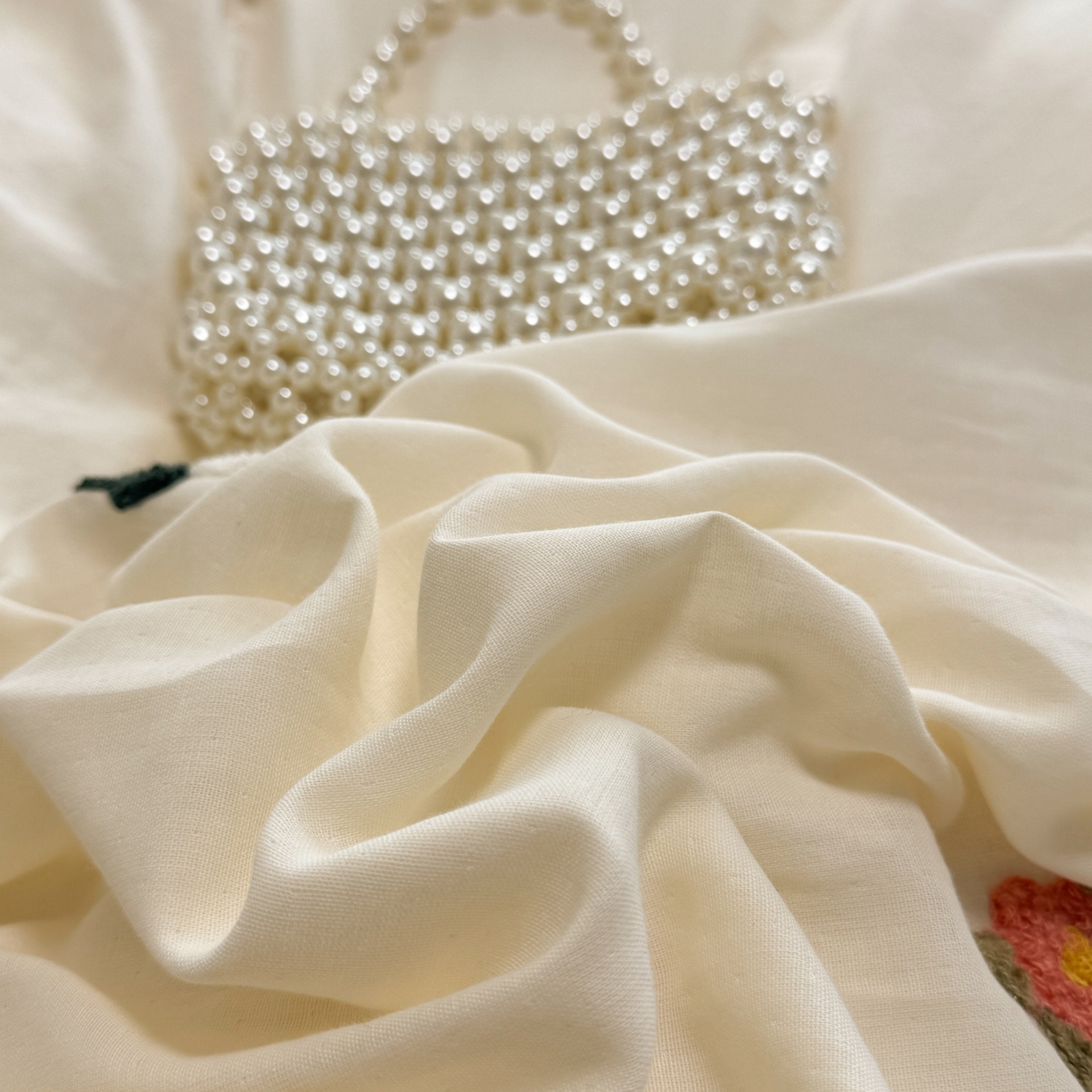 91家纺网 家纺一手货源 找家纺 懒猫家纺 2026新款双层纱刺绣四件套 花溪-米