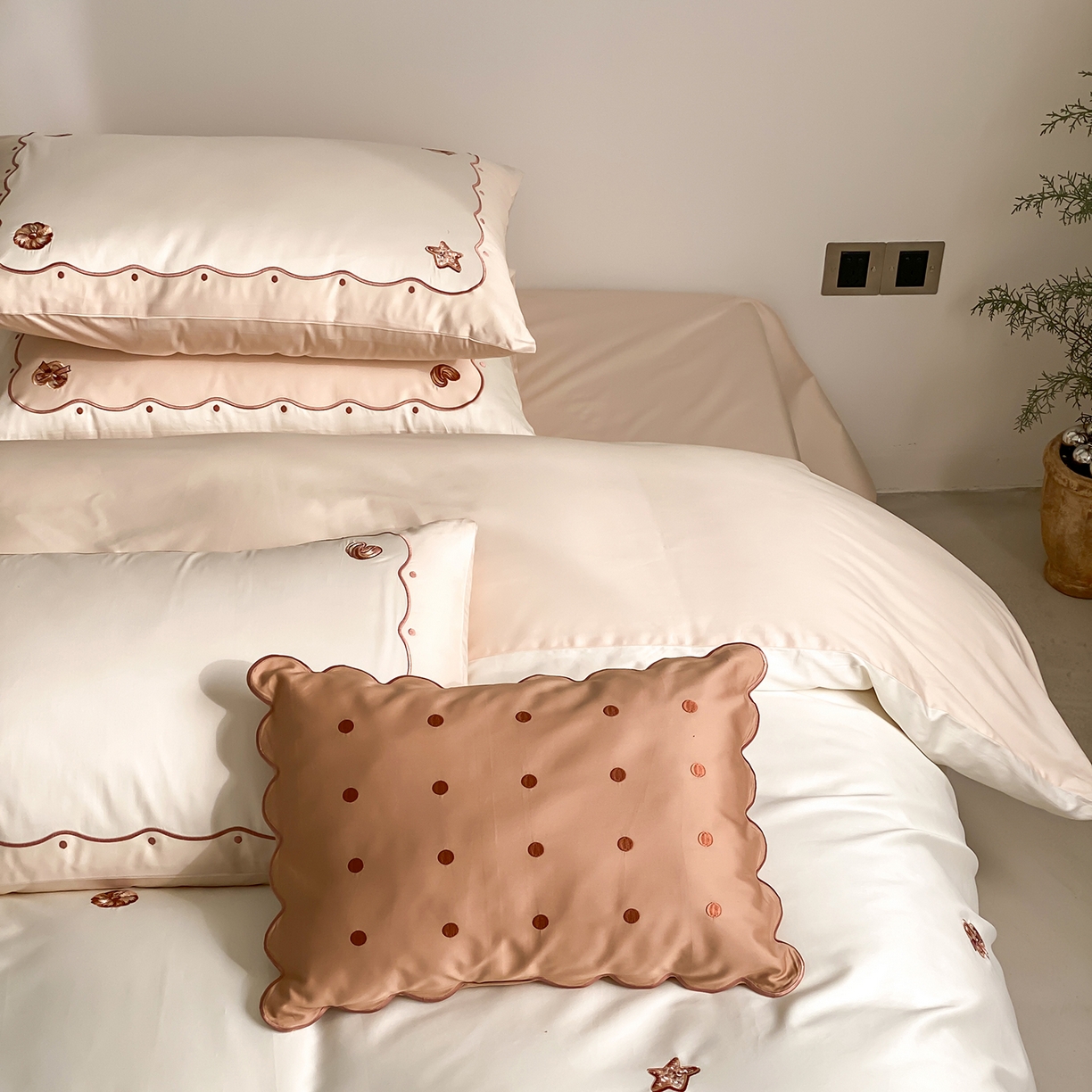 91家纺网 家纺一手货源 找家纺 极简 2026新款100s长绒棉刺绣四件套-香榭雅绣 香榭雅绣-白