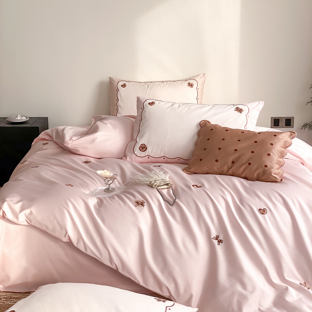 91家纺网 家纺一手货源 找家纺 极简 2026新款100s长绒棉刺绣四件套-香榭雅绣 香榭雅绣-粉