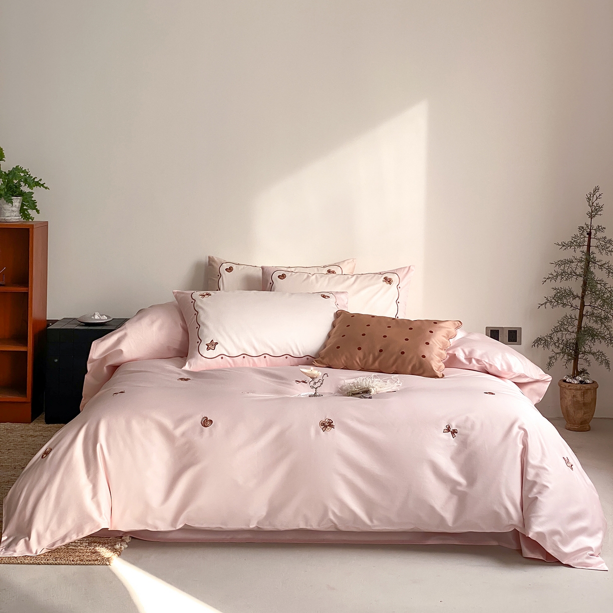 91家纺网 家纺一手货源 找家纺 极简 2026新款100s长绒棉刺绣四件套-香榭雅绣 香榭雅绣-粉