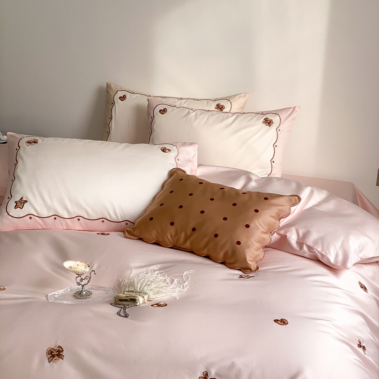 91家纺网 家纺一手货源 找家纺 极简 2026新款100s长绒棉刺绣四件套-香榭雅绣 香榭雅绣-粉