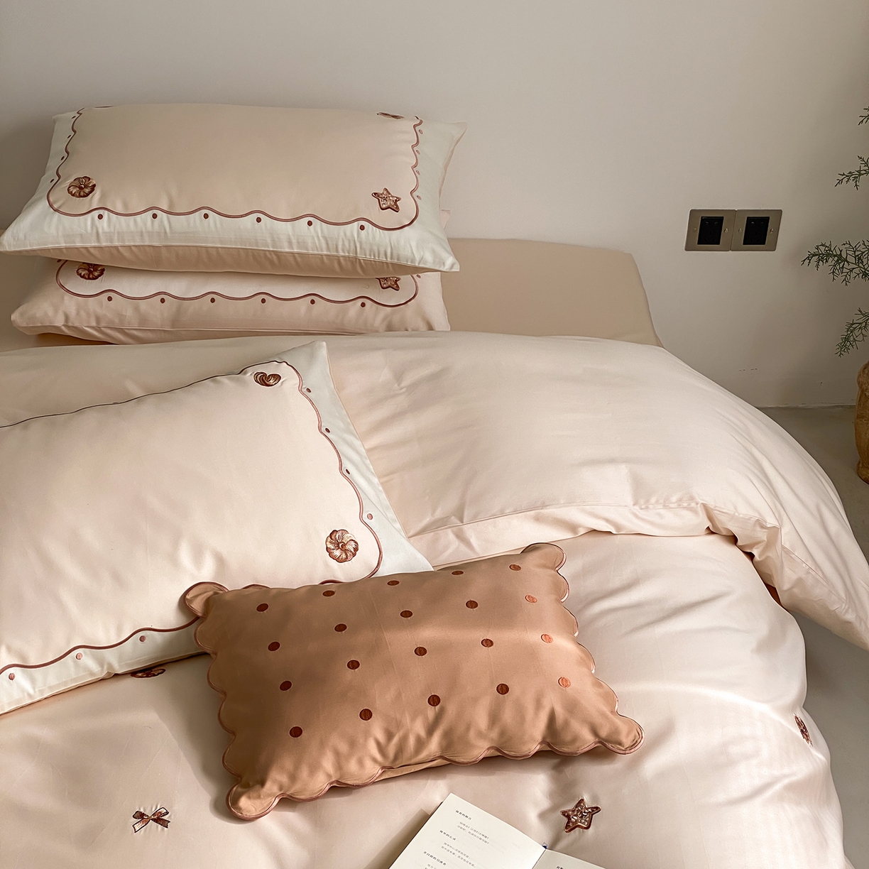 91家纺网 家纺一手货源 找家纺 极简 2026新款100s长绒棉刺绣四件套-香榭雅绣 香榭雅绣-咖