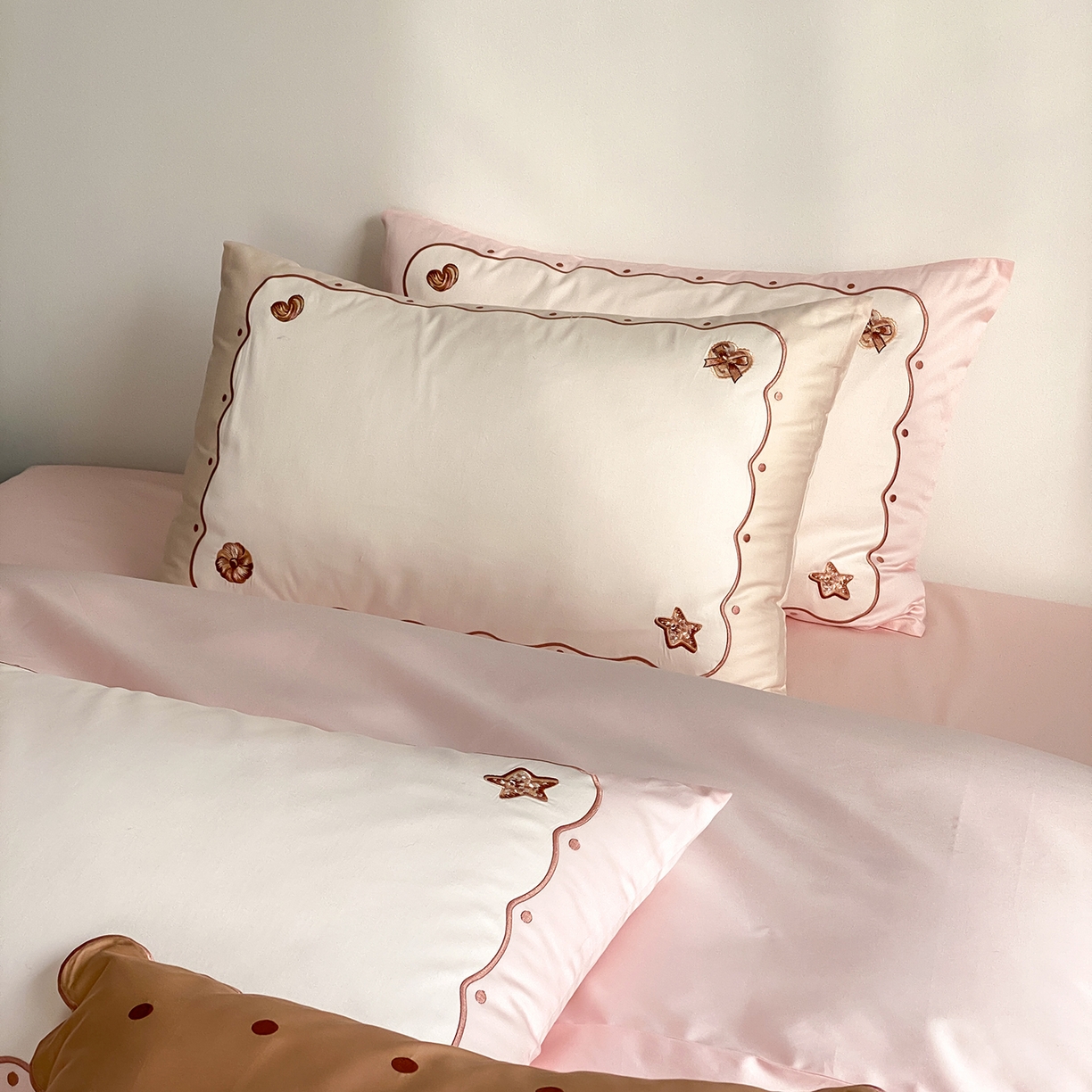 91家纺网 家纺一手货源 找家纺 极简 2026新款100s长绒棉刺绣四件套-香榭雅绣 香榭雅绣-粉