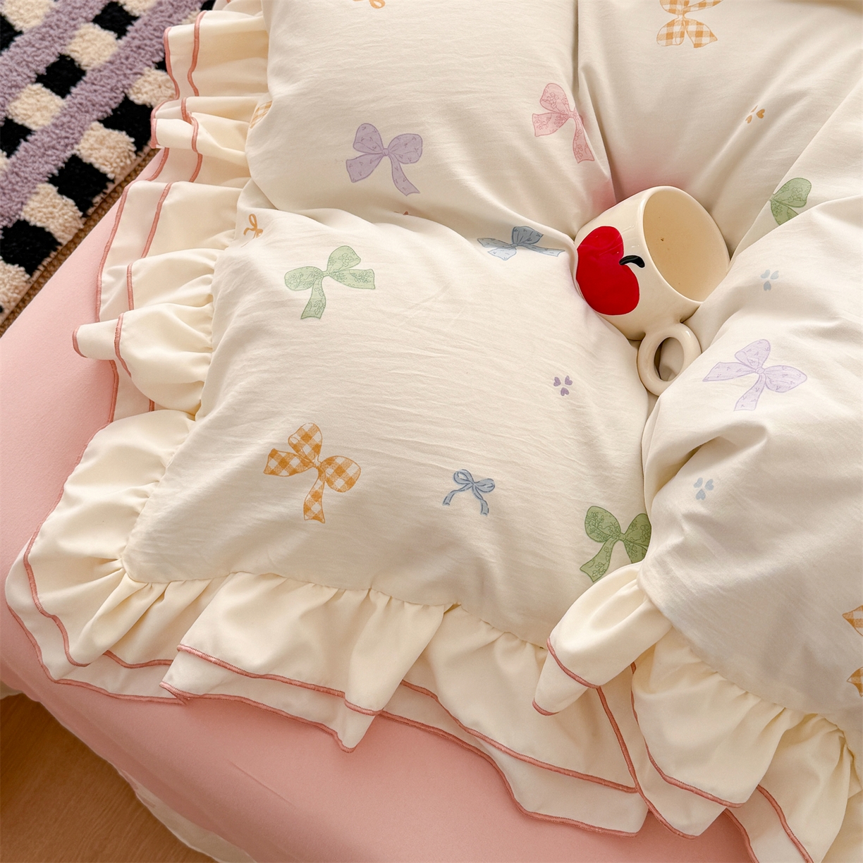 91家纺网 家纺一手货源 找家纺 吾欢心 2026春夏新款古法水洗仿棉韩版双层花边四件套 彩色蝴蝶结