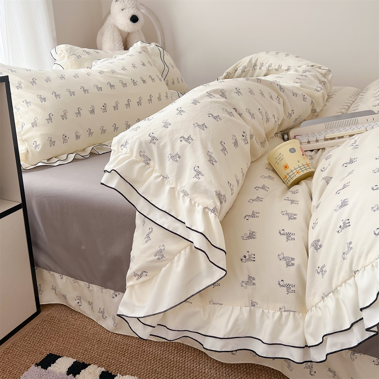 91家纺网 家纺一手货源 找家纺 吾欢心 2026春夏新款古法水洗仿棉韩版双层花边四件套 斑马