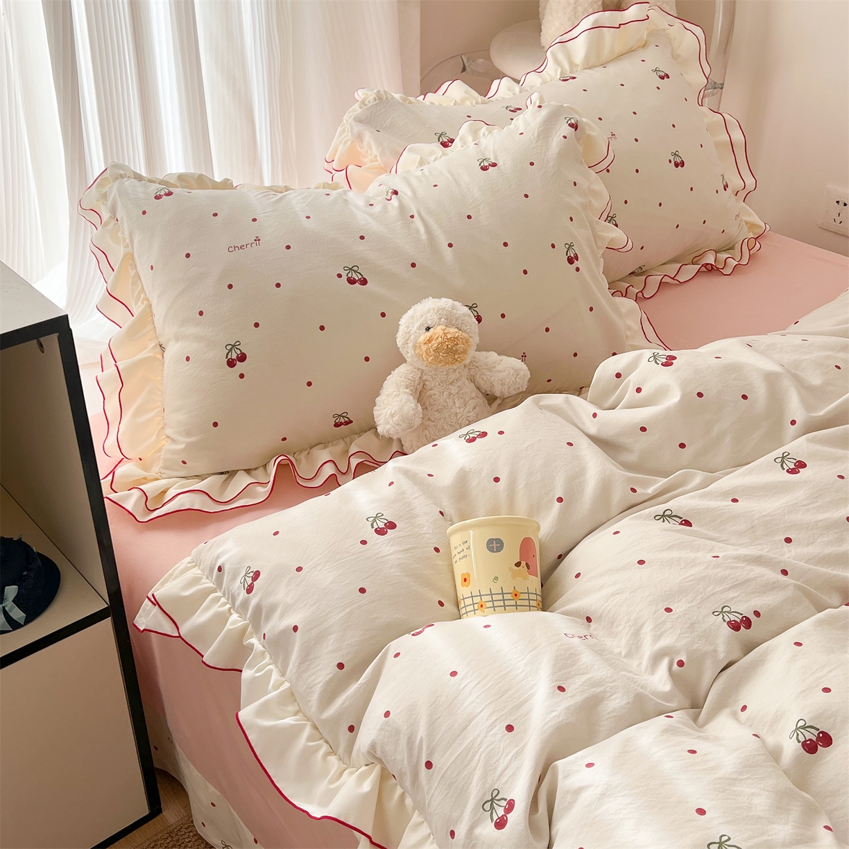 91家纺网 家纺一手货源 找家纺 吾欢心 2026春夏新款古法水洗仿棉韩版双层花边四件套 樱桃派