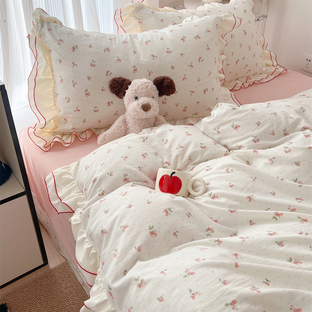 91家纺网 家纺一手货源 找家纺 吾欢心 2026春夏新款古法水洗仿棉韩版双层花边四件套 小草莓