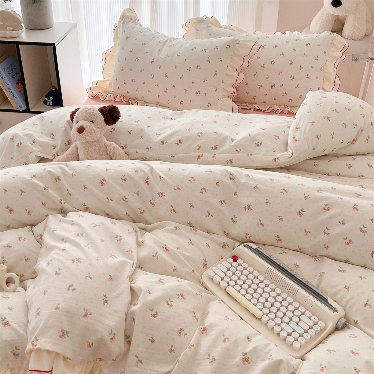 91家纺网 家纺一手货源 找家纺 吾欢心 2026春夏新款古法水洗仿棉韩版双层花边四件套 小草莓