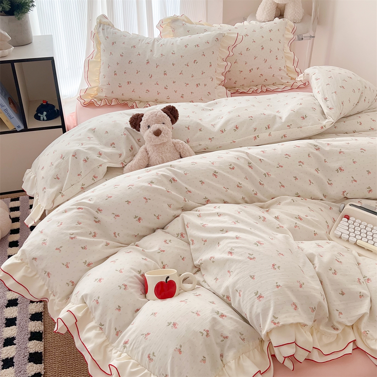 91家纺网 家纺一手货源 找家纺 吾欢心 2026春夏新款古法水洗仿棉韩版双层花边四件套 小草莓