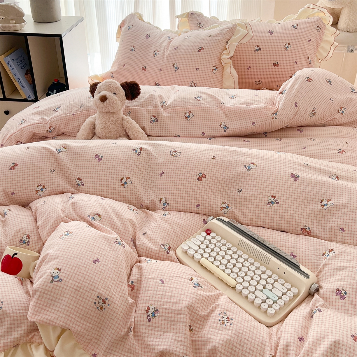 91家纺网 家纺一手货源 找家纺 吾欢心 2026春夏新款古法水洗仿棉韩版双层花边四件套 KT猫