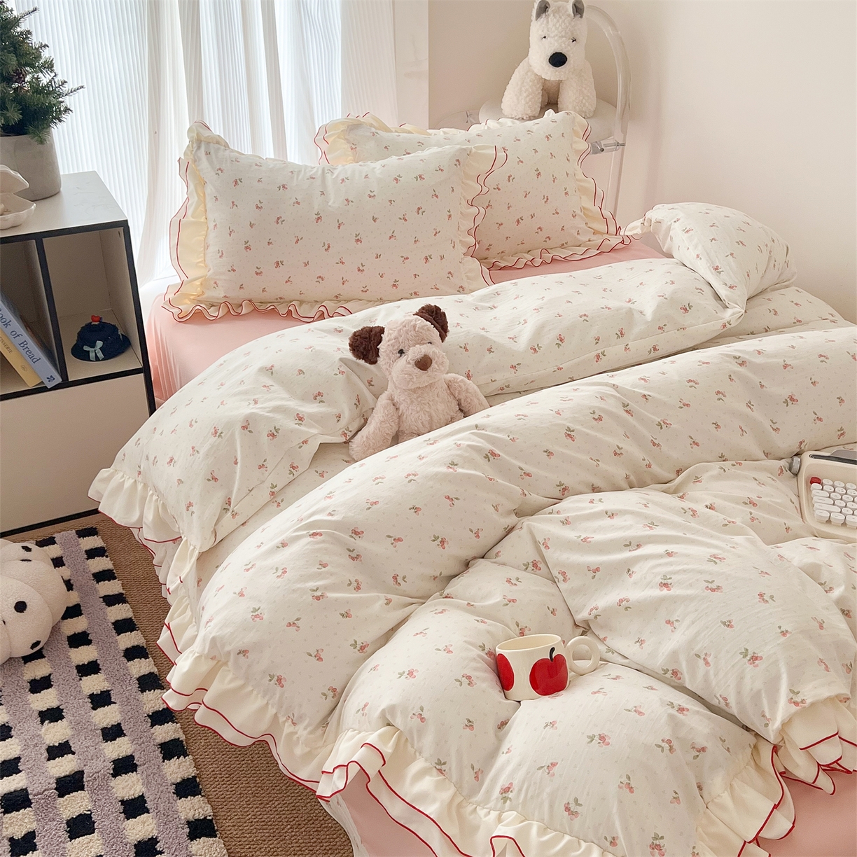 91家纺网 家纺一手货源 找家纺 吾欢心 2026春夏新款古法水洗仿棉韩版双层花边四件套 小草莓